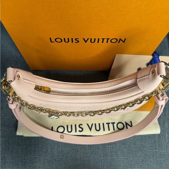 Louis Vuitton Loop monogram mahina Jasmine pink bag - Picture 5 of 10